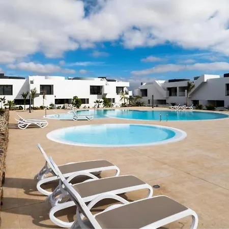 Апартаменты With By Ftv Holidays Homes