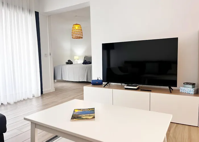 Ftv Holidays Homes - With דירה *